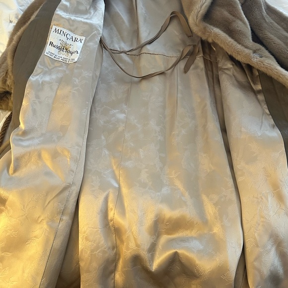 Mon wife vibes, but make it vintage faux! - Picture 9 of 10